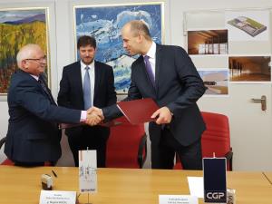 OMT - Podpis pogodbe za nalozbo na Trebelnem 27092017, foto Lapego (3)